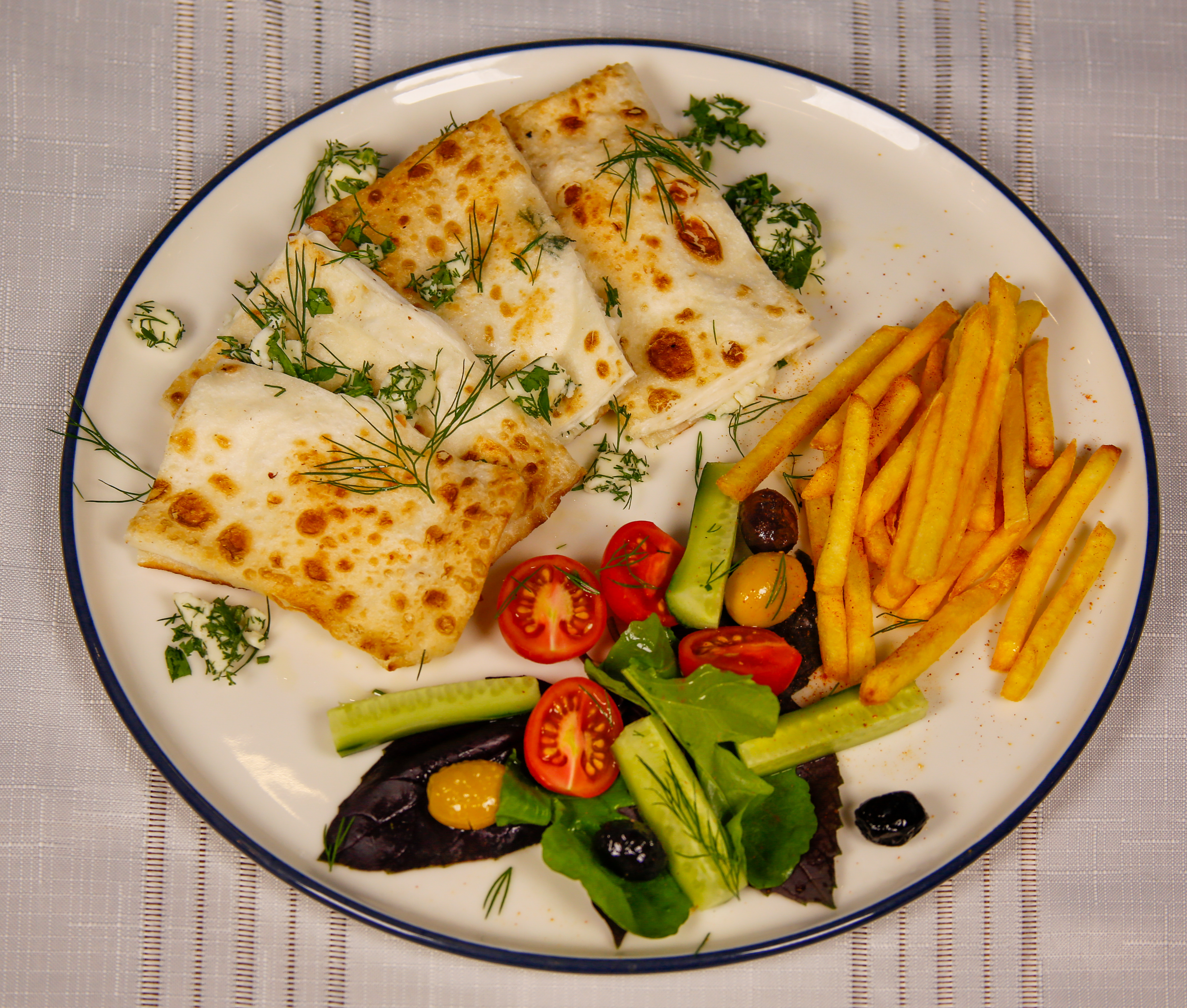 Taze Otlu Beyaz Peynirli Gözleme