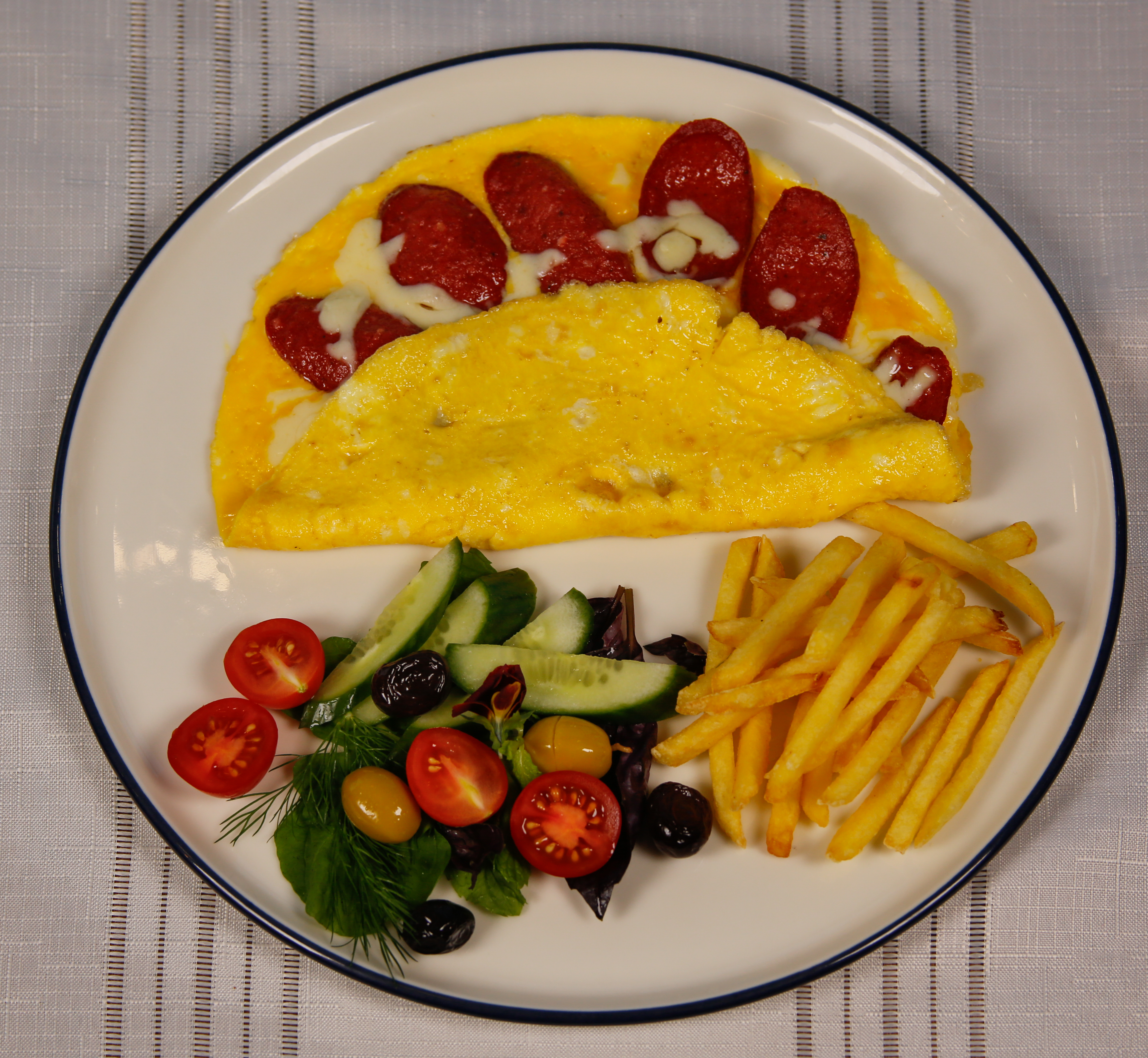 Sucuklu Kaşarlı Omlet