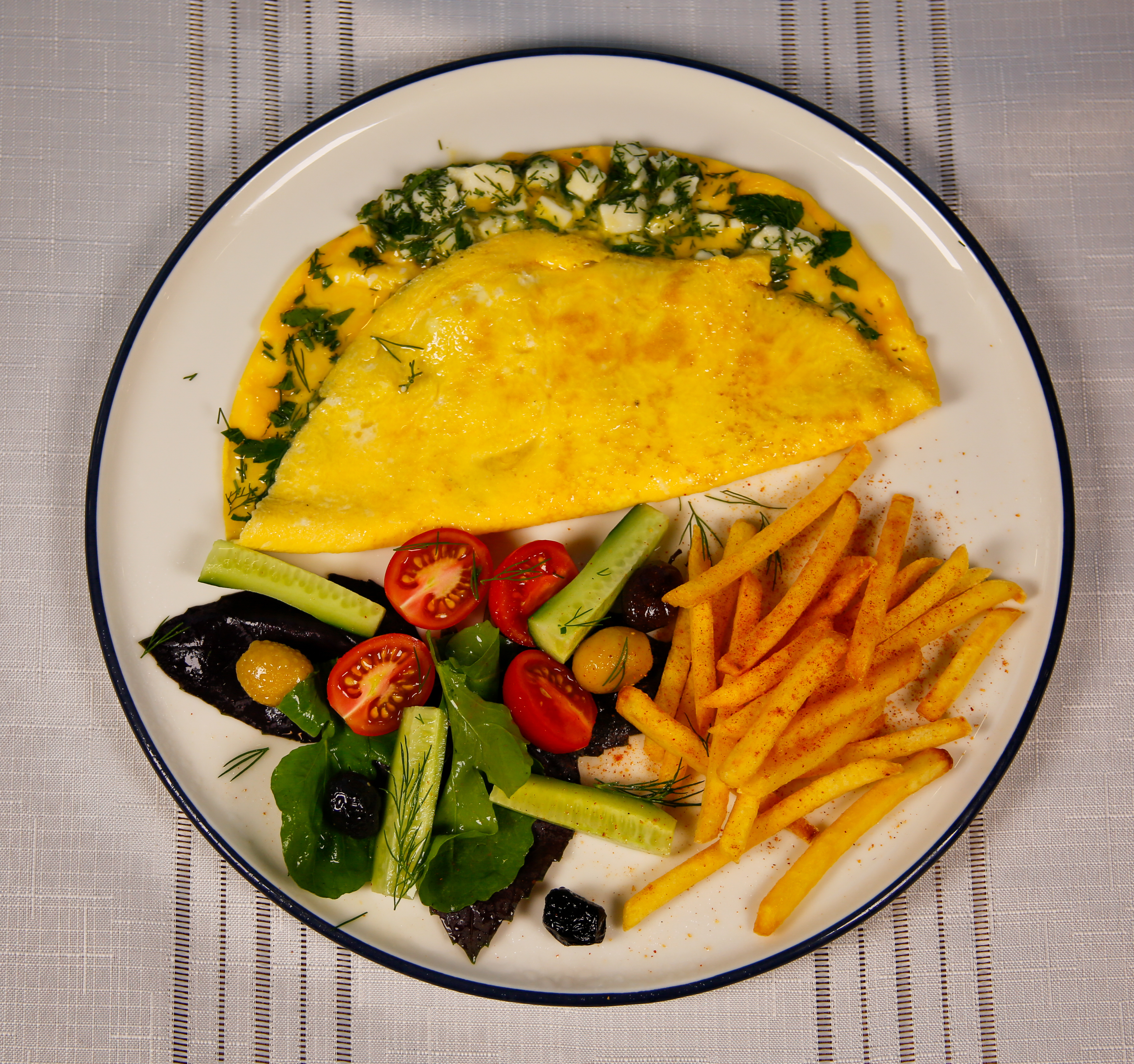 Taze Otlu Beyaz Peynirli Omlet